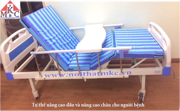 Giường bệnh tay quay MKC-Medical có bô vệ sinh tại giường